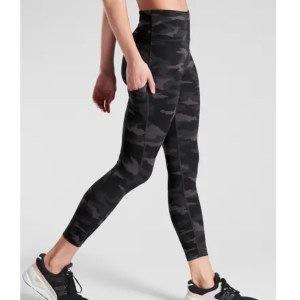 Athleta Ultimate Stash Pocket 7/8 Tight in Camo